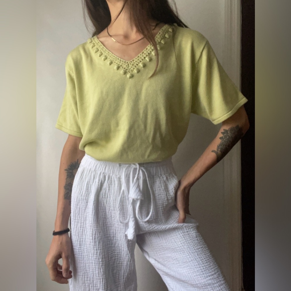 💚clearance💚 Vintage 90’s Jenny lime v neck knit